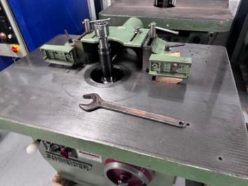 SCHNEIDER SK-2 Fräsmaschine Nr. 611 – 6 Geschwindigkeiten, 7,5 PS