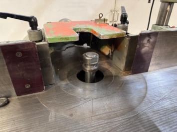 BAUERLE SFM-200 milling machine with HOLZ-HER feed – CE